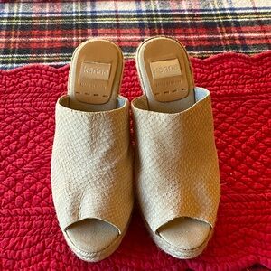 Kanna Beige Textured Peep-Toe Mules